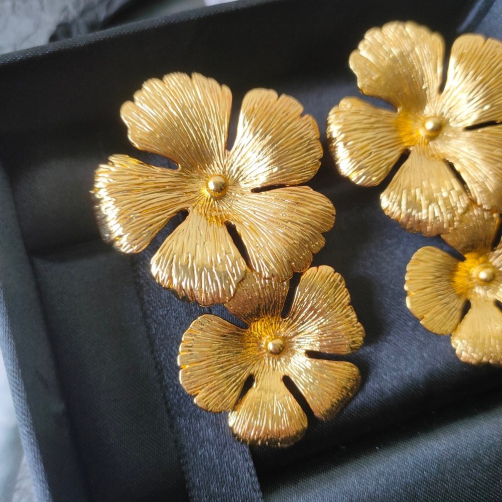 Beautiful flower earrings